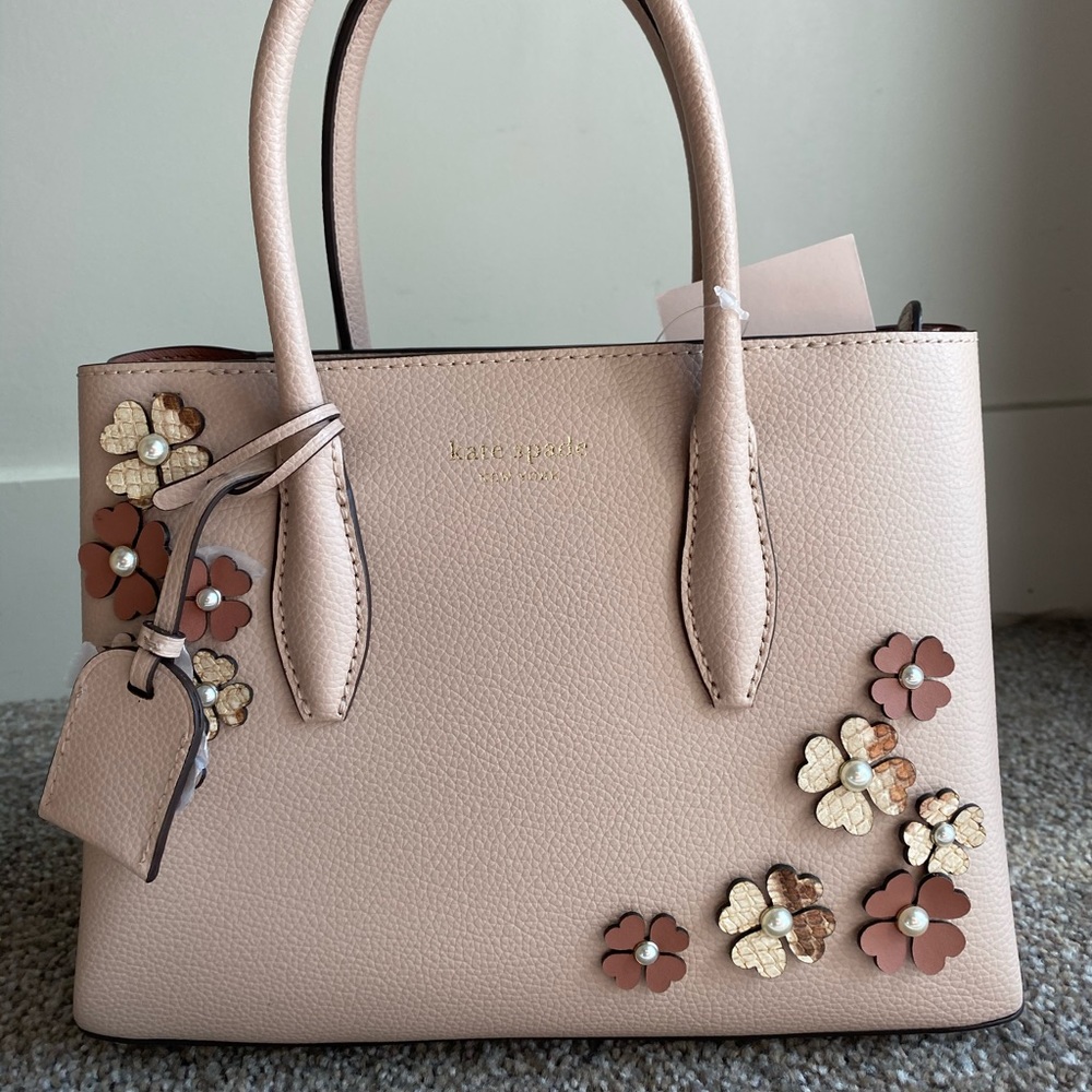 Kate Spade Eva Pearl Flower Small Satchel. NWT